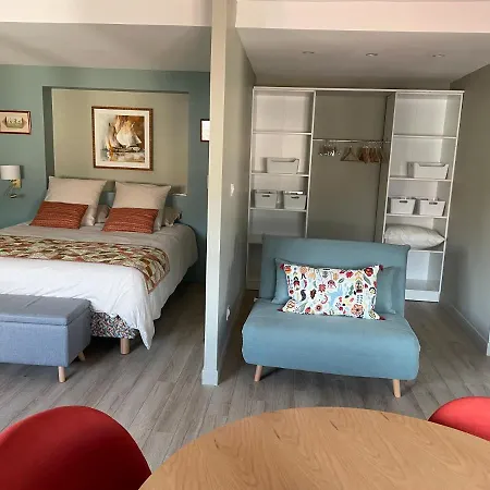 Au Coeur Du Vieux Toulon: Renovated Calm Oasis With Elevator *