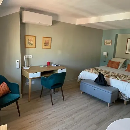 Apartment Au Coeur Du Vieux Toulon: Renovated Calm Oasis With Elevator *