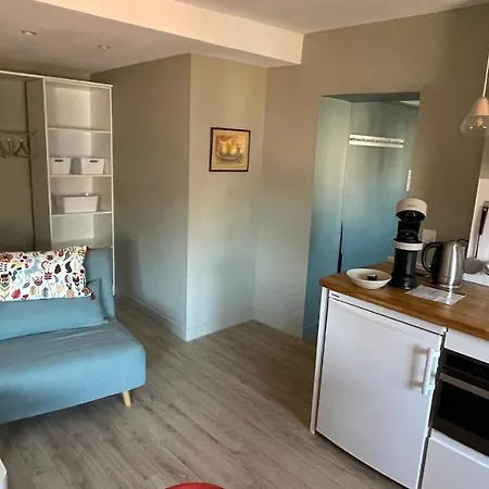 Apartment Au Coeur Du Vieux Toulon: Renovated Calm Oasis With Elevator